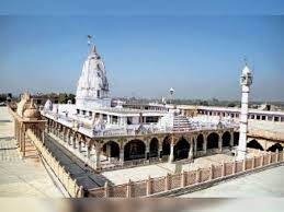 tijara jain mandir distance
